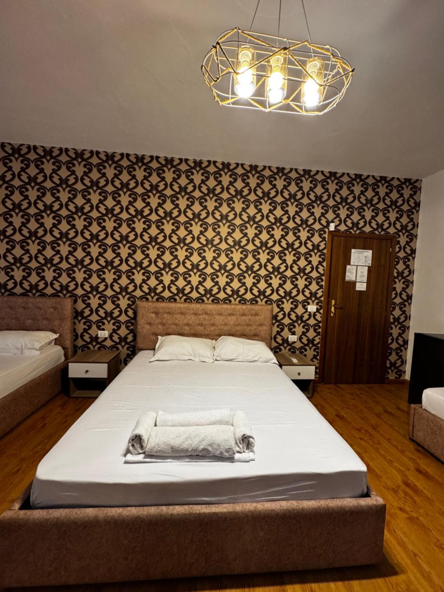 Hotel Globo Durres Exterior photo
